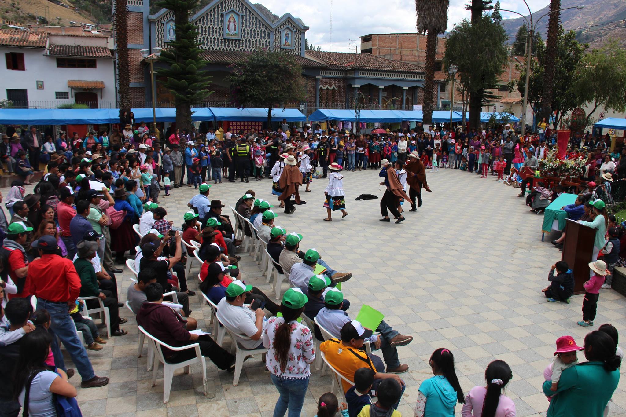 FERIA AGROPECUARIA, GASTRONÓMICA Y ARTESANAL SE REALIZA CON PARTICIPACIÓN ACTIVA DE PRODUCTORES Y ARTESANOS