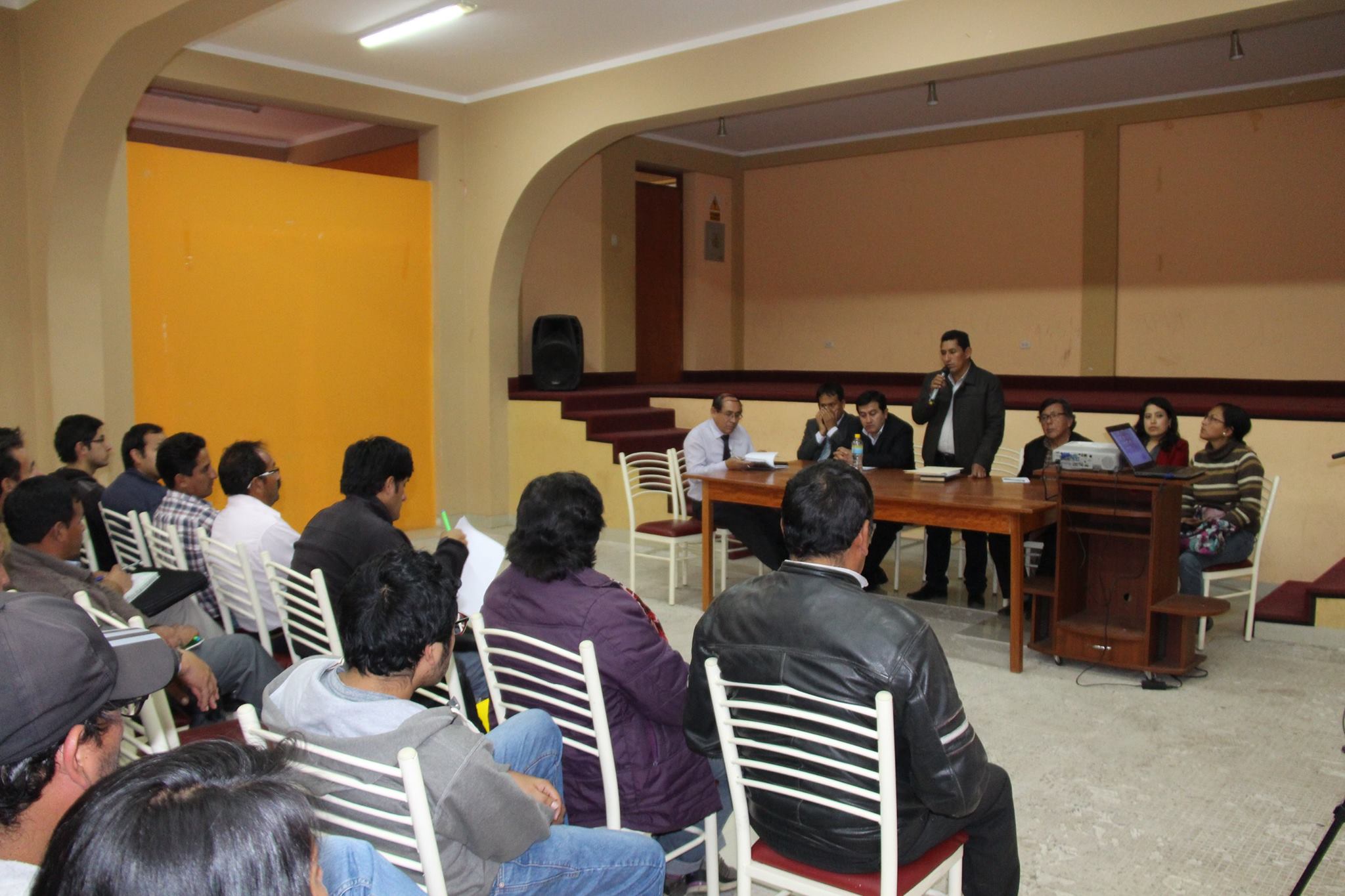 ALCALDE DISTRITAL SE REÚNE CON INGENIEROS DE PLAN CHAMBA PARA REALIZAR TRABAJO COORDINADO