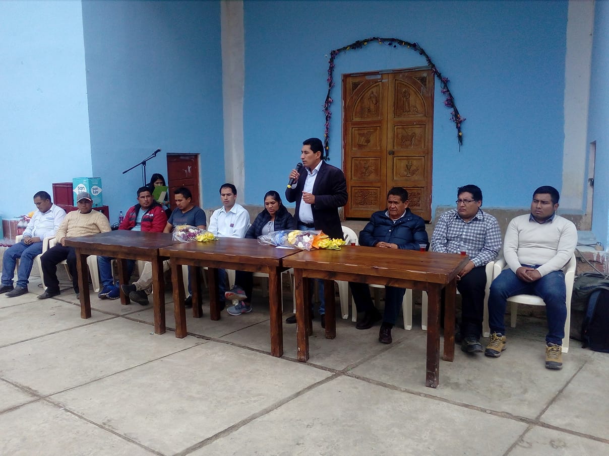 ALCALDE RUBÉN BRIOSO COLOCA PRIMERA PIEDRA DE OBRA DE AGUA Y DESAGÜE EN BENEFICIO DE POBLADORES DE TUPEC